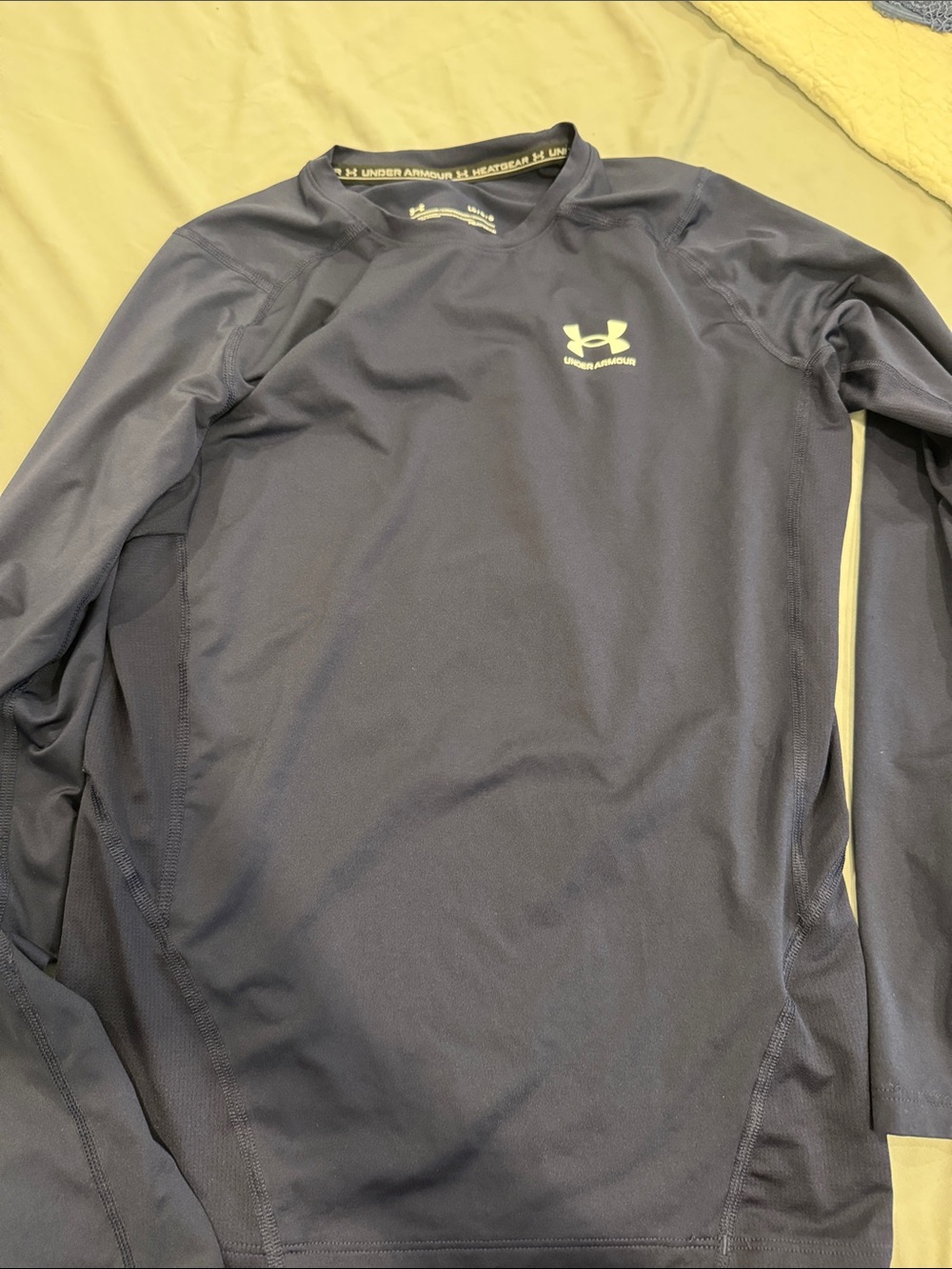 Under Armour Long Sleeve HeatGear Compression Shirt. Used. Size Large Y. Used